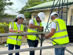 Locals from General Tinio, Nueva Ecija undergo a solar panel installation training through MTerra Solar’s TERRAnsform program.